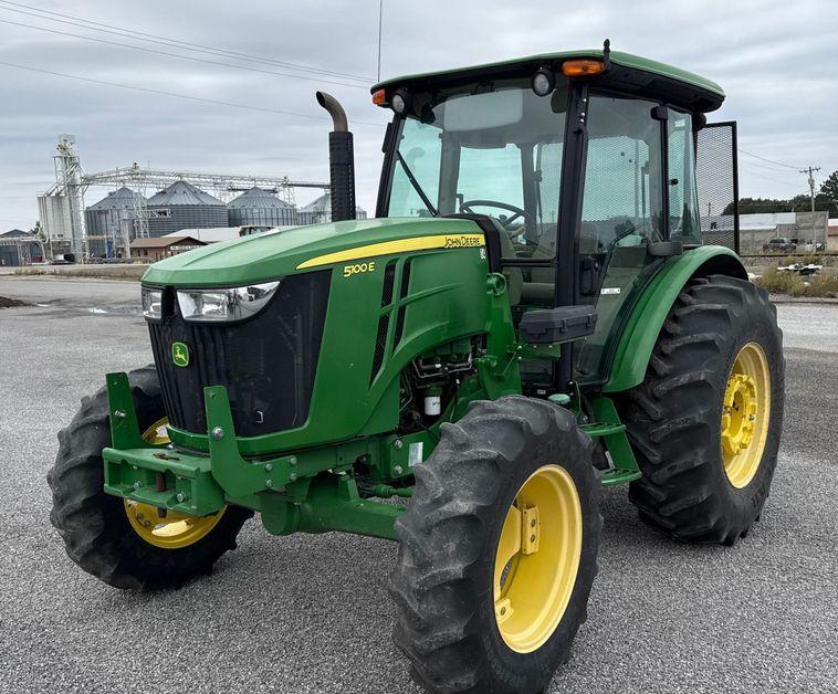 2014 John Deere 5100E